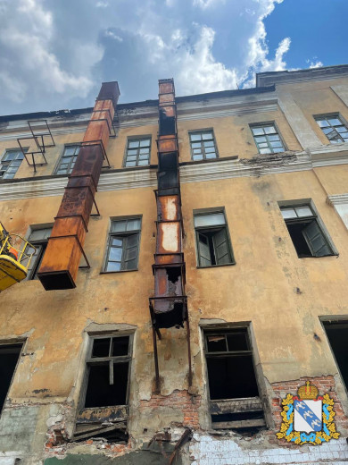 В Курске загорелось здание мужской гимназии
