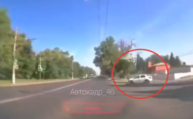 В Курске водитель иномарки едва не спровоцировал аварию
