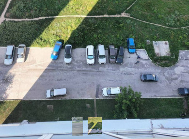 В Курске водитель иномарки протаранил 11 машин на парковке