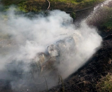 В Курской области машина вылетела в кювет и загорелась