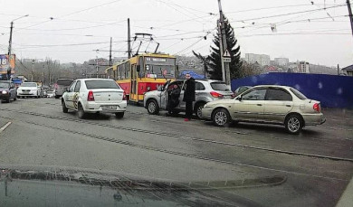 В Курске ДТП остановило движение трамваев