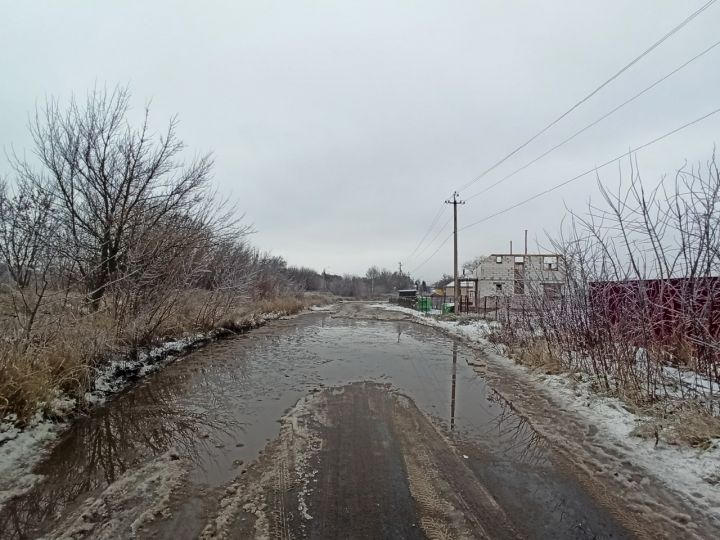В Курске дорогу затопило талой водой