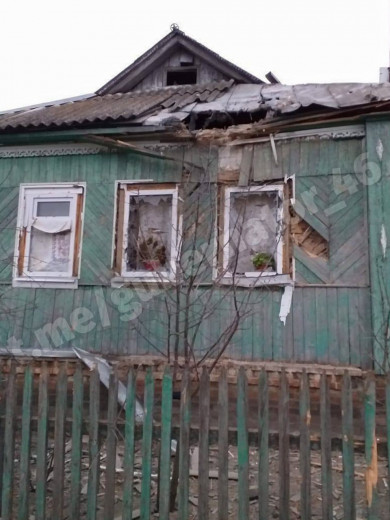 «Не менее 20 прилётов»: под обстрел попала деревня в Курской области 
