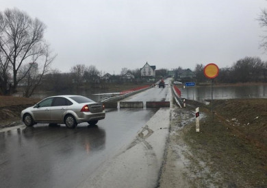 В Курской области из-за паводка закрыли проезд по двум мостам