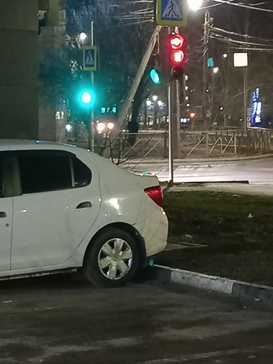 Курских водителей запутал пешеходный светофор