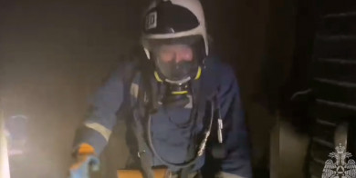 Курские пожарные спасли ребенка из горящей квартиры
