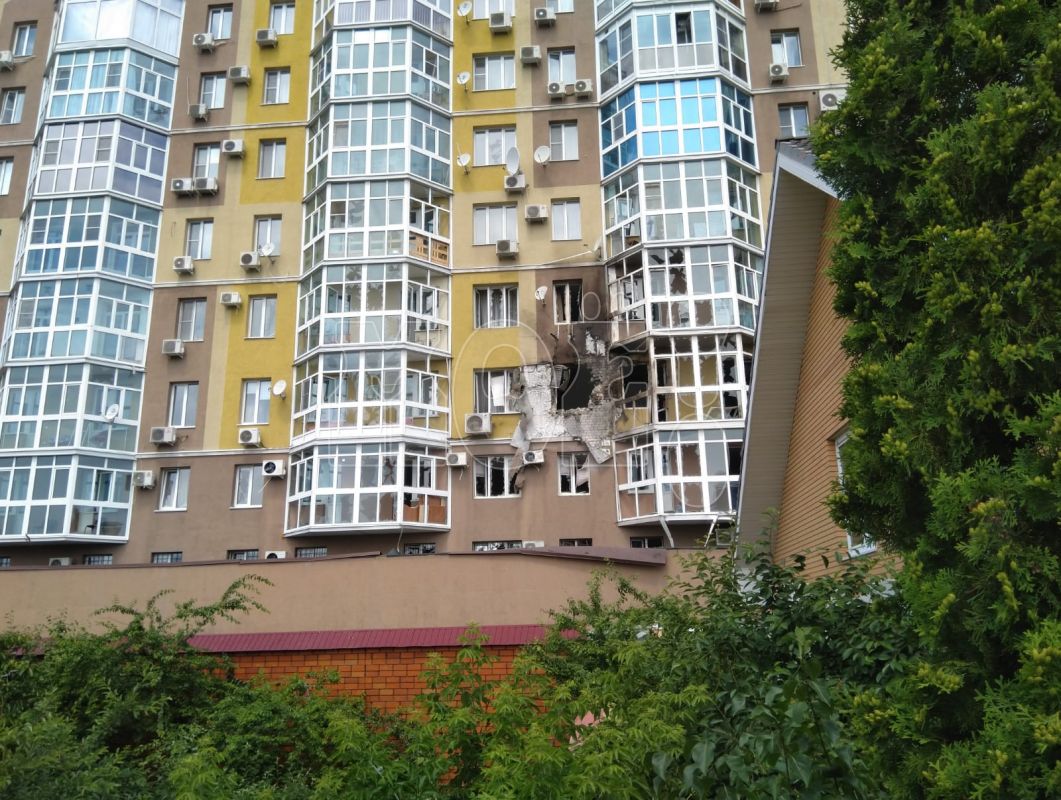 Режим ЧС районного масштаба введут после падения беспилотника на дом в&nbsp;Воронеже