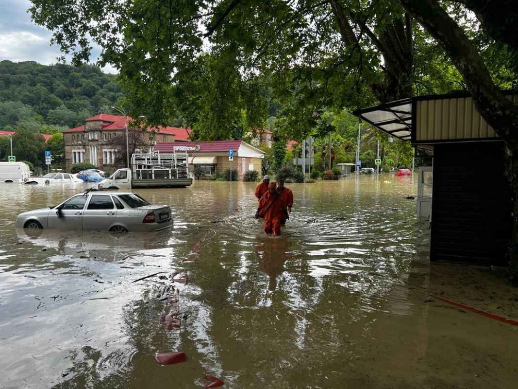 <p>Устранение последствий непогоды</p>