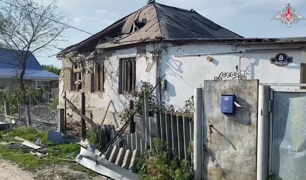 Кадры разминирования белгородских Валуек опубликовало Минобороны