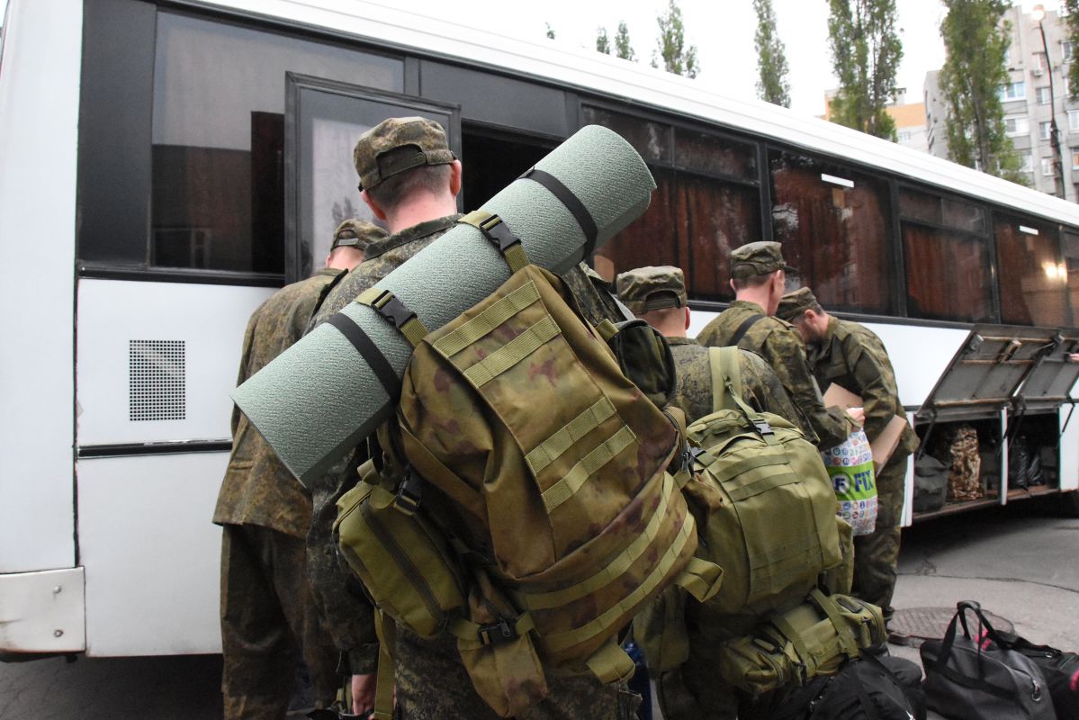 Призывникам запретят покидать Россию после появления повестки в&nbsp;реестре