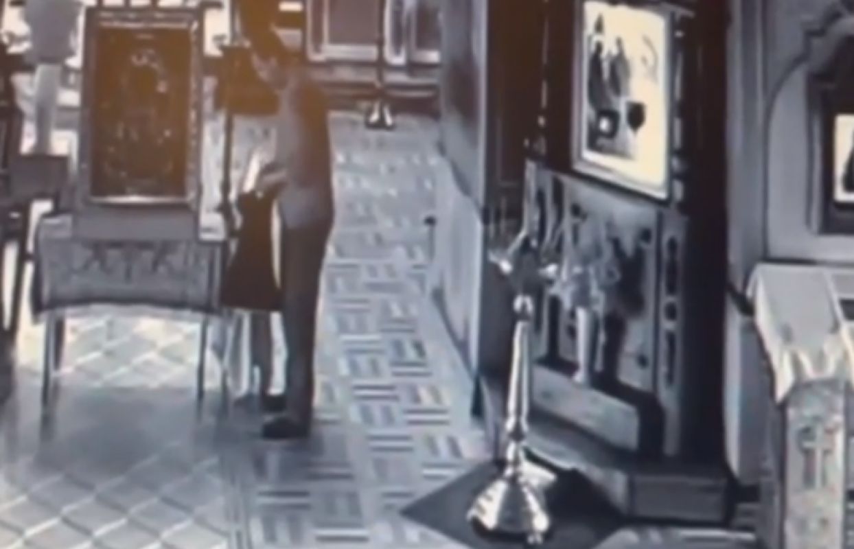 В Курской области бомж украл из храма пожертвования