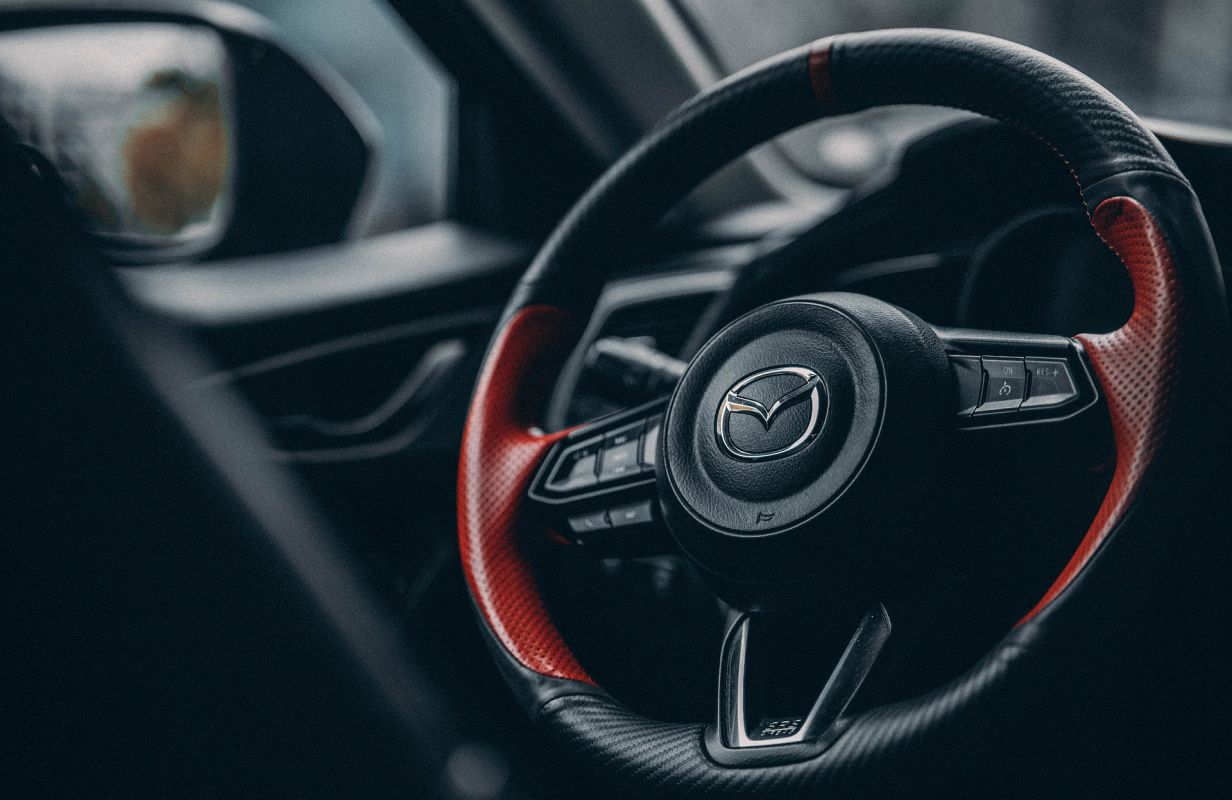 Многодетный курянин оформлял автокредиты на бомжей