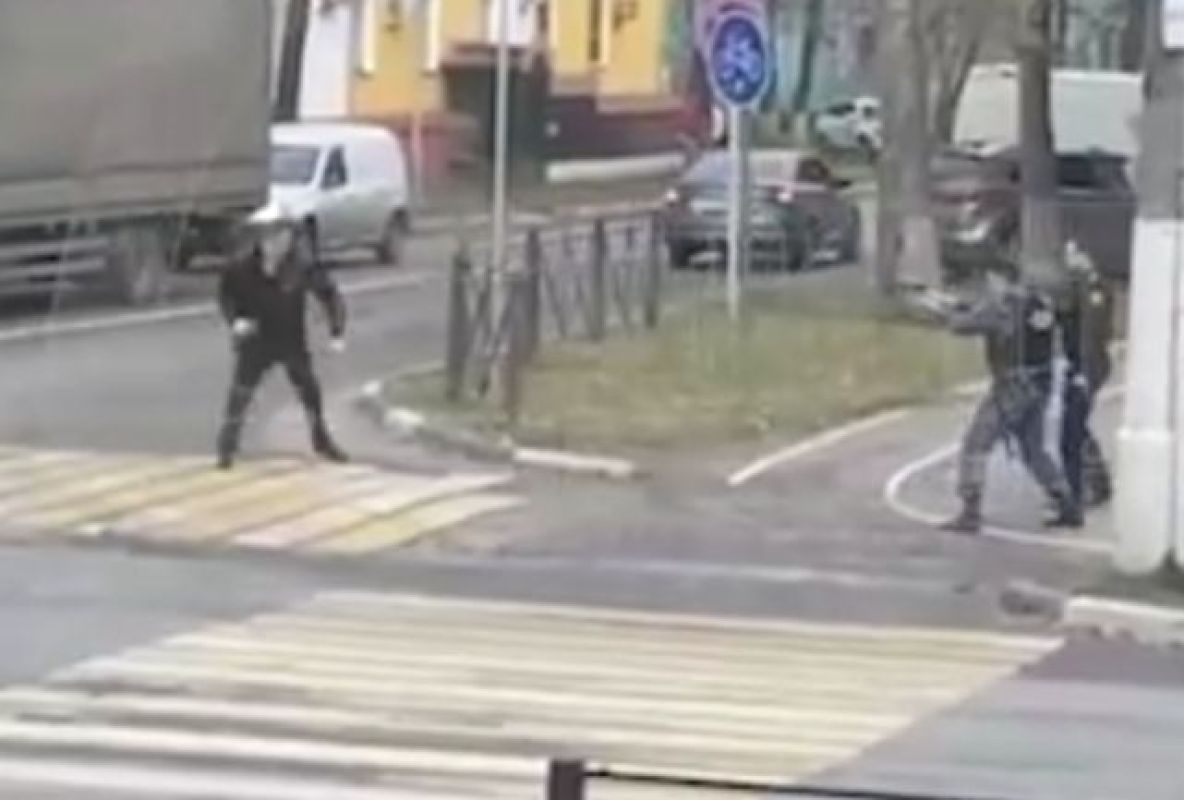 Мужчина с&nbsp;мачете напал на&nbsp;мать с&nbsp;ребёнком на&nbsp;улице