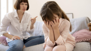 Психолог рассказал, почему матери бывают жестоки к своим детям