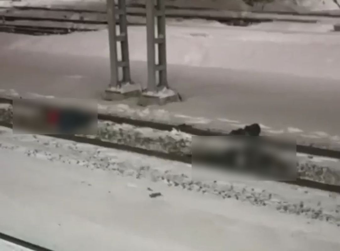 Поезд насмерть сбил трёх человек, пытавшихся перебежать пути