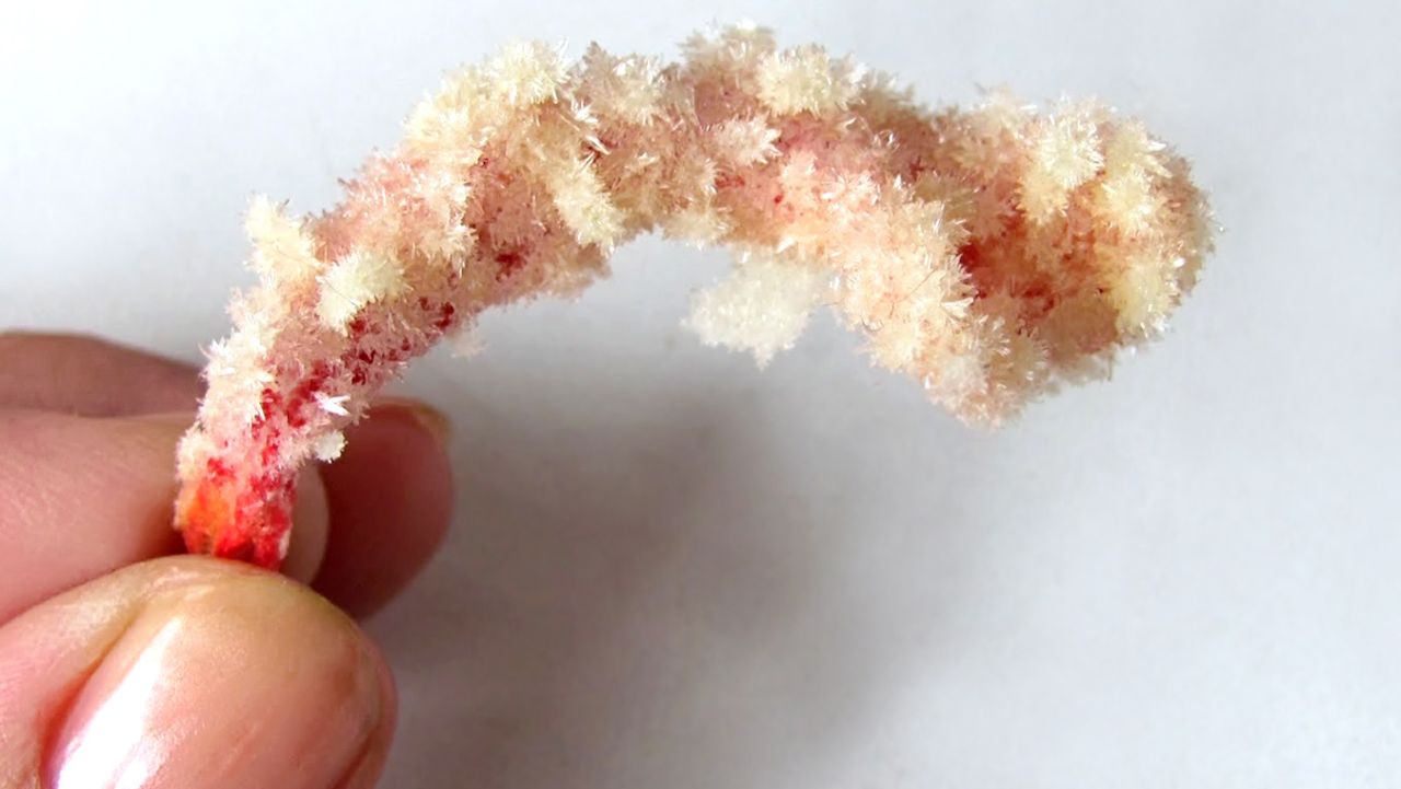 Как развить фантазию и&nbsp;мелкую моторику ребёнка, выращивая с ним кристаллы