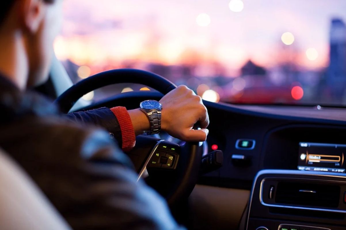 Курянин проверял сцепление на машине и остался без прав за пьяное вождение