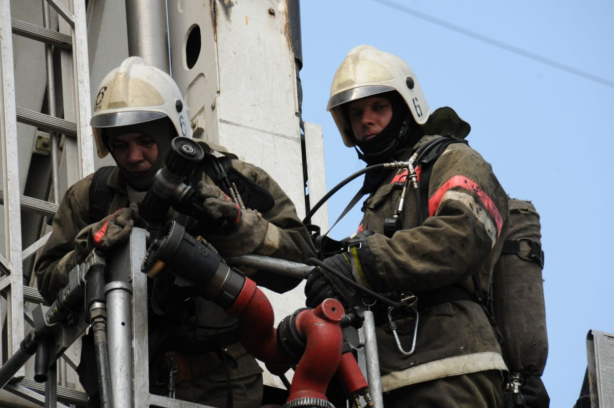«Горящая» январская неделя Курского МЧС. Кого и как спасали из огня