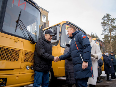 Курские школы получили 49 новых автобусов