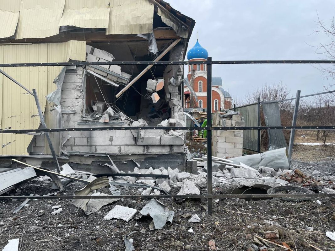 ВСУ разбомбили торговые здания в Суджанском районе