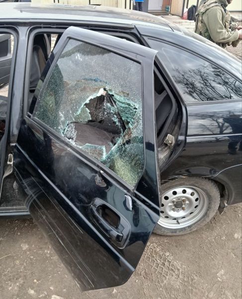 В Курской области дрон пытался атаковать машину и развалился