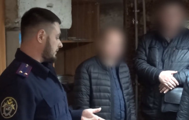 В Курске полицейского задержали за взятку