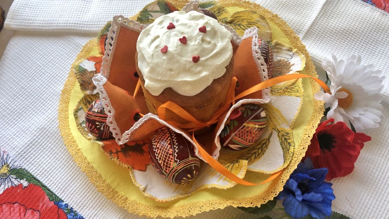 Как сделать красивую салфетку-пасхальницу своими руками