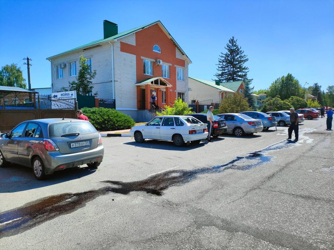 Украинский БПЛА атаковал автостоянку в&nbsp;Черноземье: ранена женщина