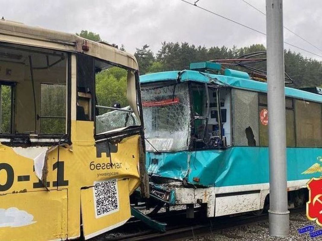 Один человек погиб, 90 пострадали при&nbsp;столкновении двух трамваев