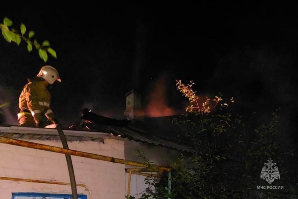 В Курской области мужчина погиб в горящем доме