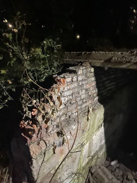 В Курске ребенок погиб из-за обрушения бетонной плиты