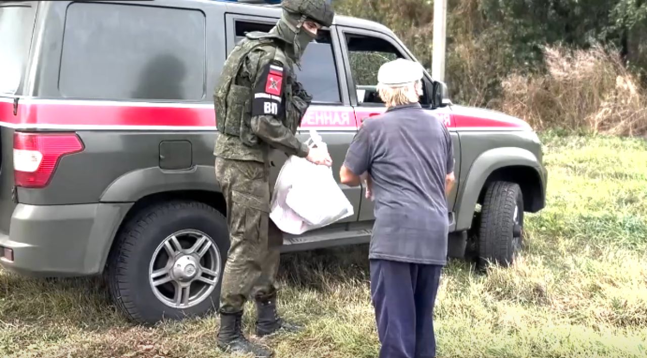 Военные полицейские следят за порядком в приграничных районах Курской области