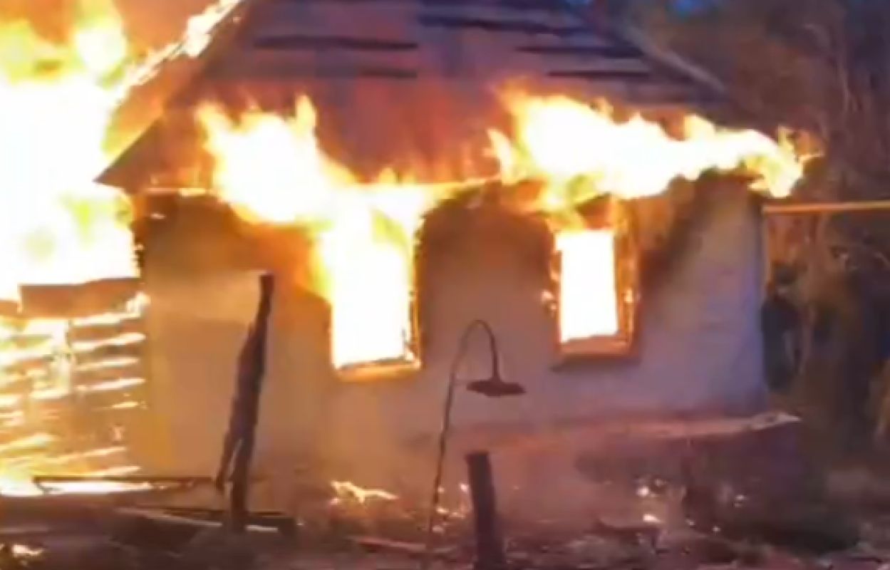 В Курской области две женщины погибли в горящем доме