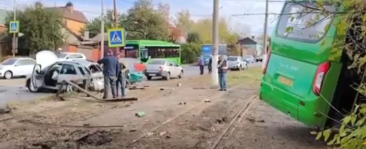 В Курске случилось массовое ДТП с автобусом