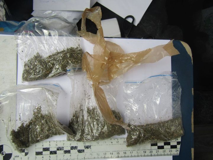 В Курской области воронежец попался с партией наркотиков