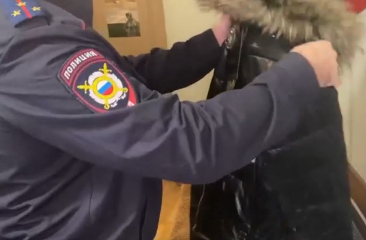 В Курске молодой аферист обманывал продавцов магазинов и получал дорогостоящий товар