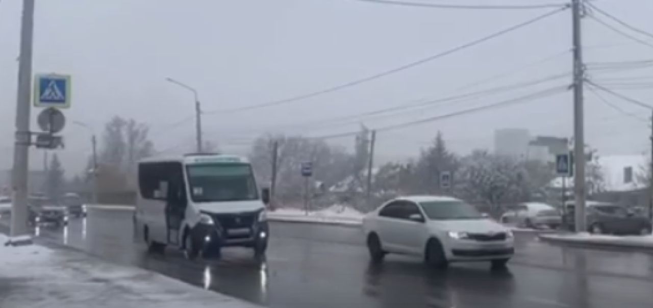 Курскую область заметает снегом – водителей призывают быть предельно осторожными