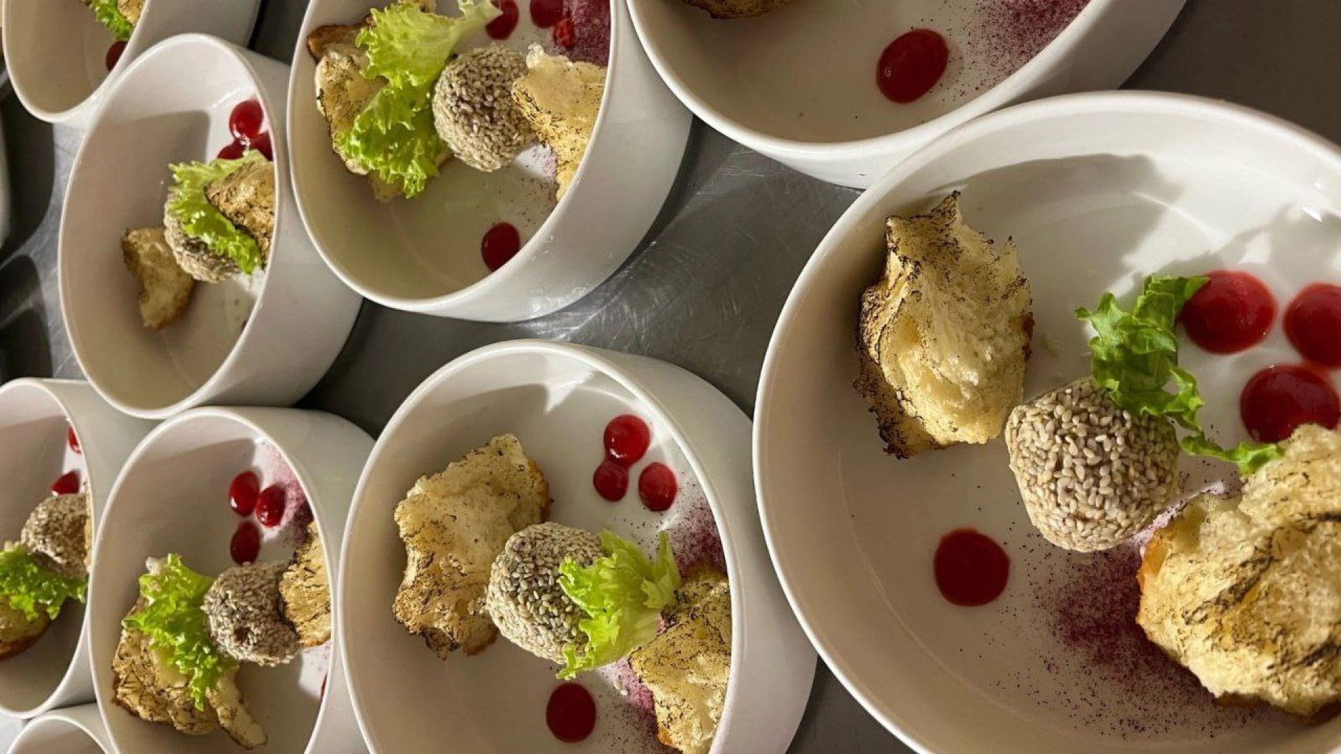 Гусь рождественский и&nbsp;меренговый рулет с&nbsp;мандаринами. Шеф-повар поделился с&nbsp;«МОЁ!» необычными рецептами к&nbsp;новогоднему столу