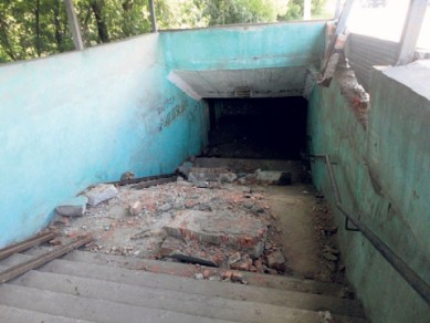 В Курске обвалилась стена подземного перехода