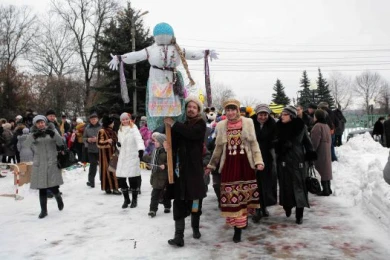 На Масленицу съели 2 000 блинов