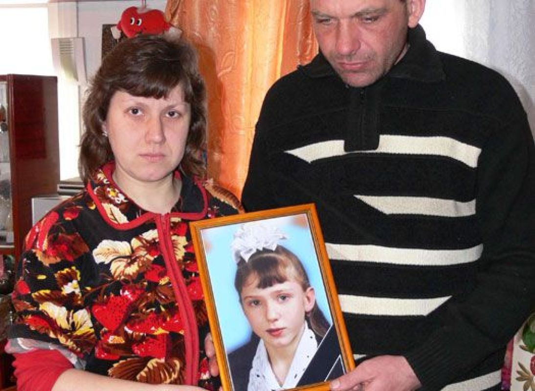 Родители винят в смерти дочери тех, кто не сделал в школе медкабинет