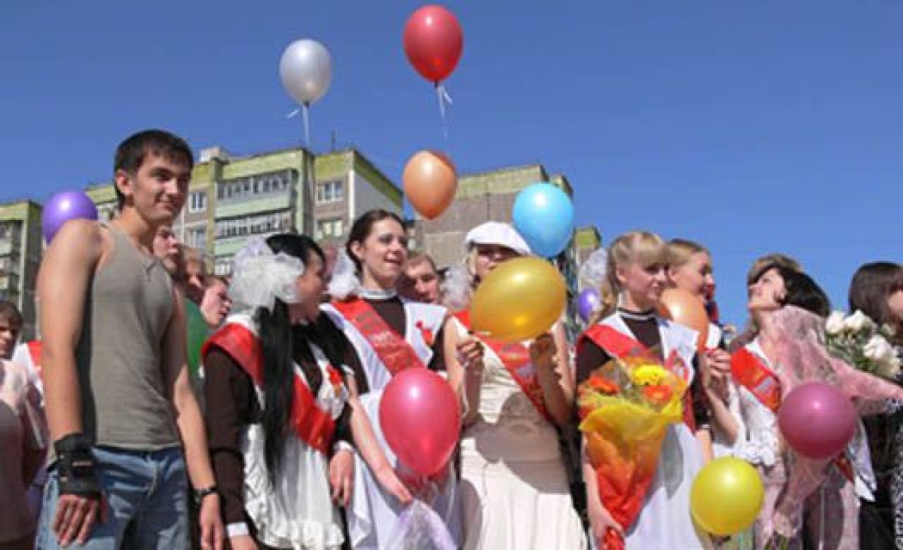 Завтра для курских школьников прозвучит последний звонок