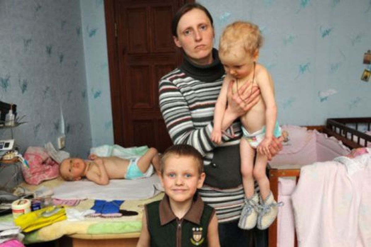 Надежда Астахова не теряет надежды поставить своих детей на ноги