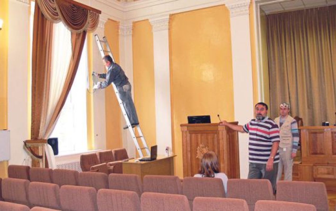 Из двух установленных камер работать будет только одна