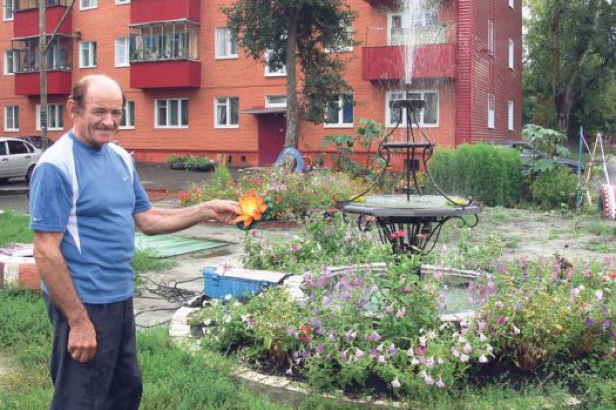 Только верхняя кованая часть стоила 20 тысяч рублей — люди скидывались всем домом