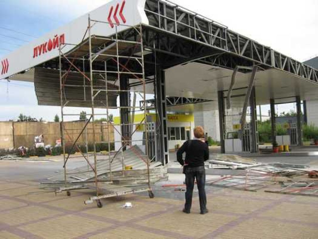 К счастью, в момент взрыва заправка не обслуживала водителей