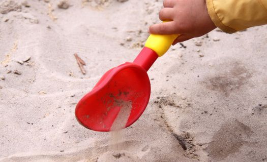 В Железногорске мальчик погиб под завалом песка