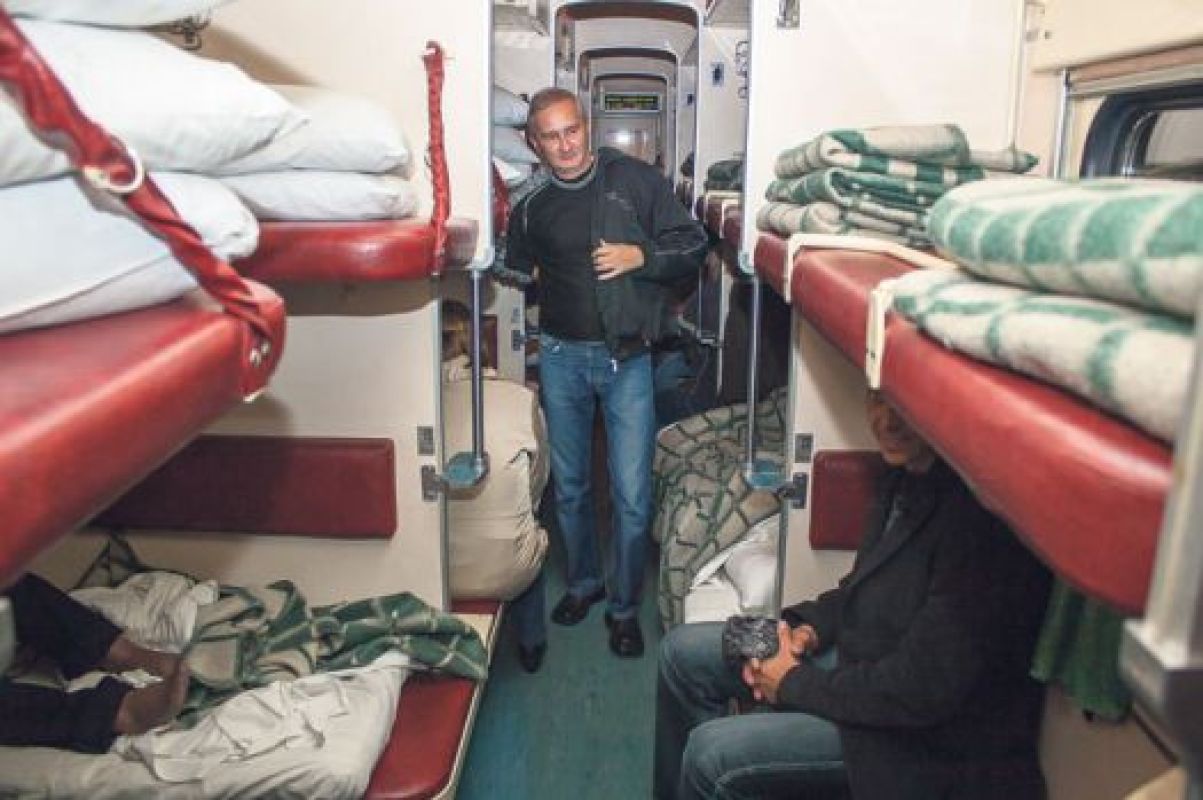 Цены на железнодорожные билеты в России всё время растут, а вот сами вагоны и сервис за последние 50 — 60 лет изменились мало