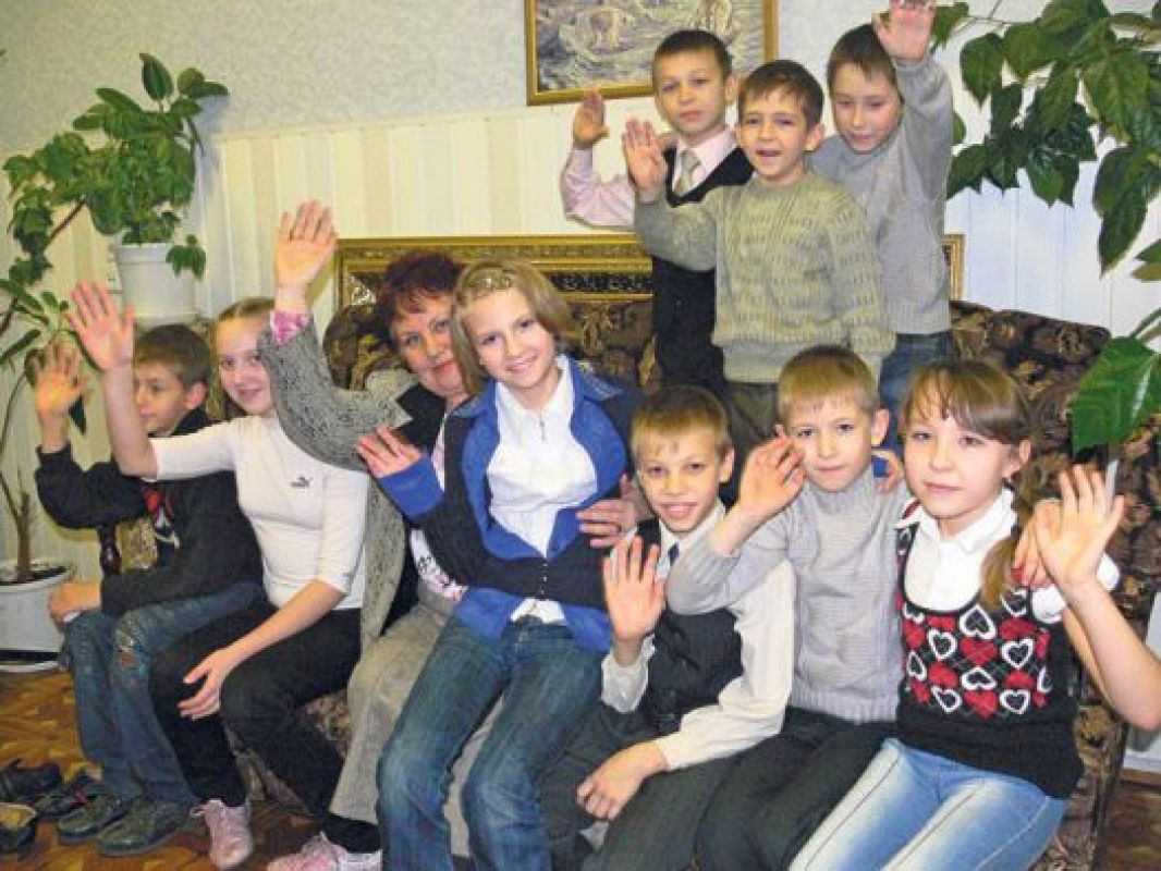 Подарите детям-сиротам праздник! Газета "Житьё-Бытьё" начинает новогоднюю акцию "Стань волшебником!"