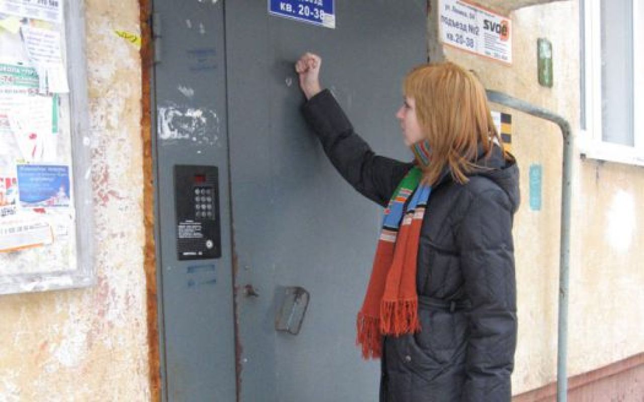 Дверь, в которую стучались десятки курян, окажется заперта?